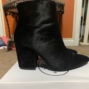 Black velvet bootie